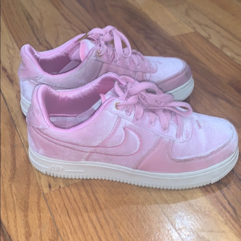 NIKE AIR FORCE 1 LOW PREMIUM 'PINK VELOUR'